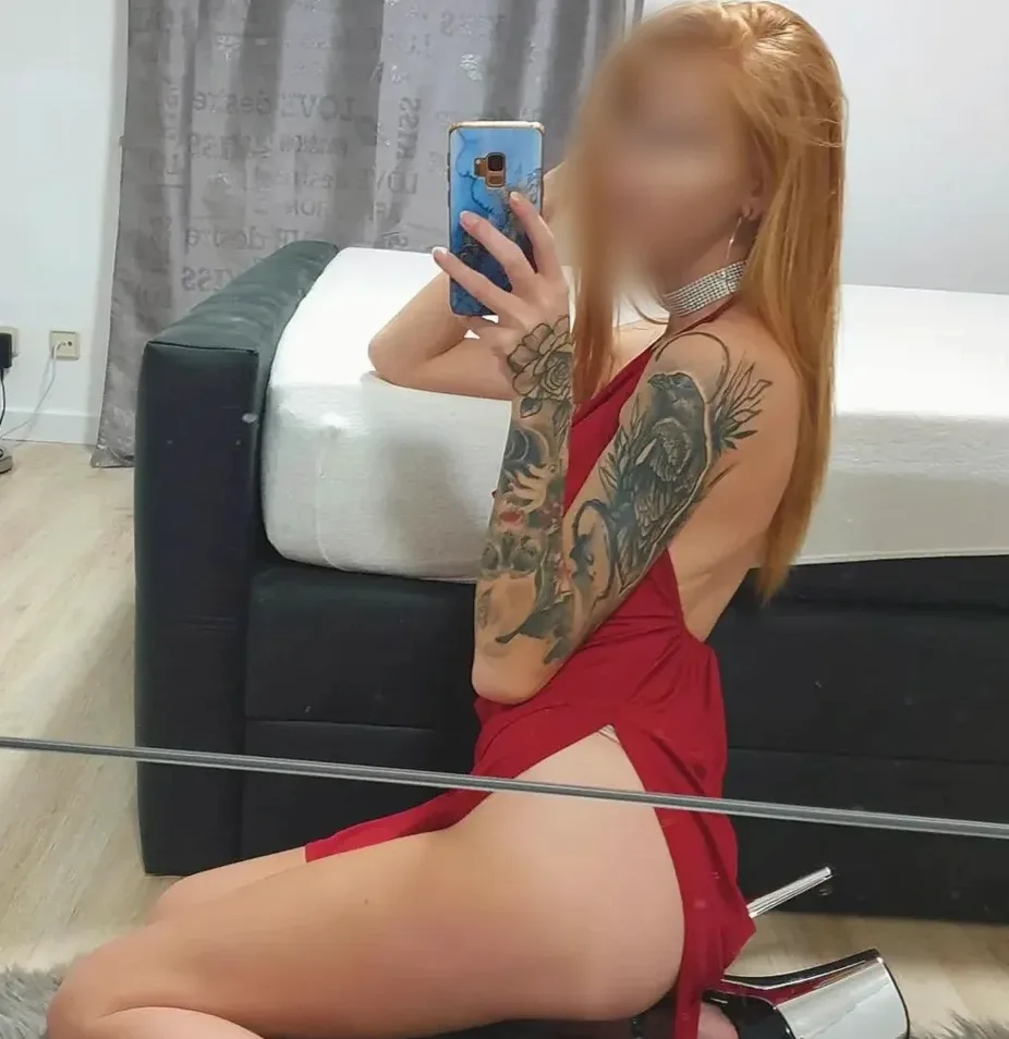 Amira, 29