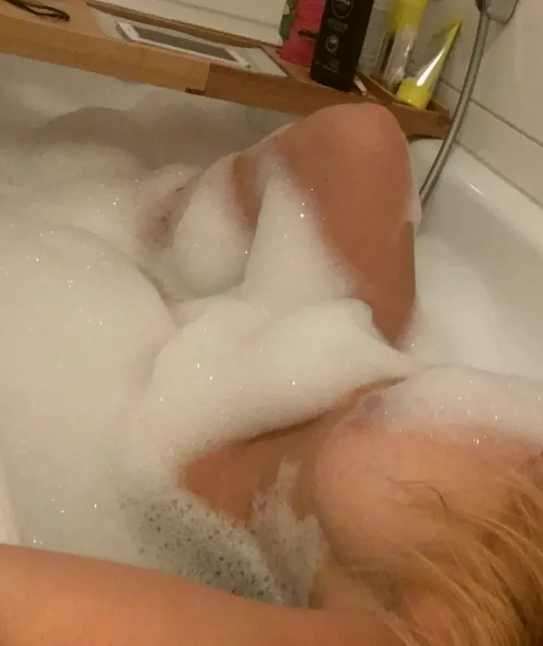 Mila, 20