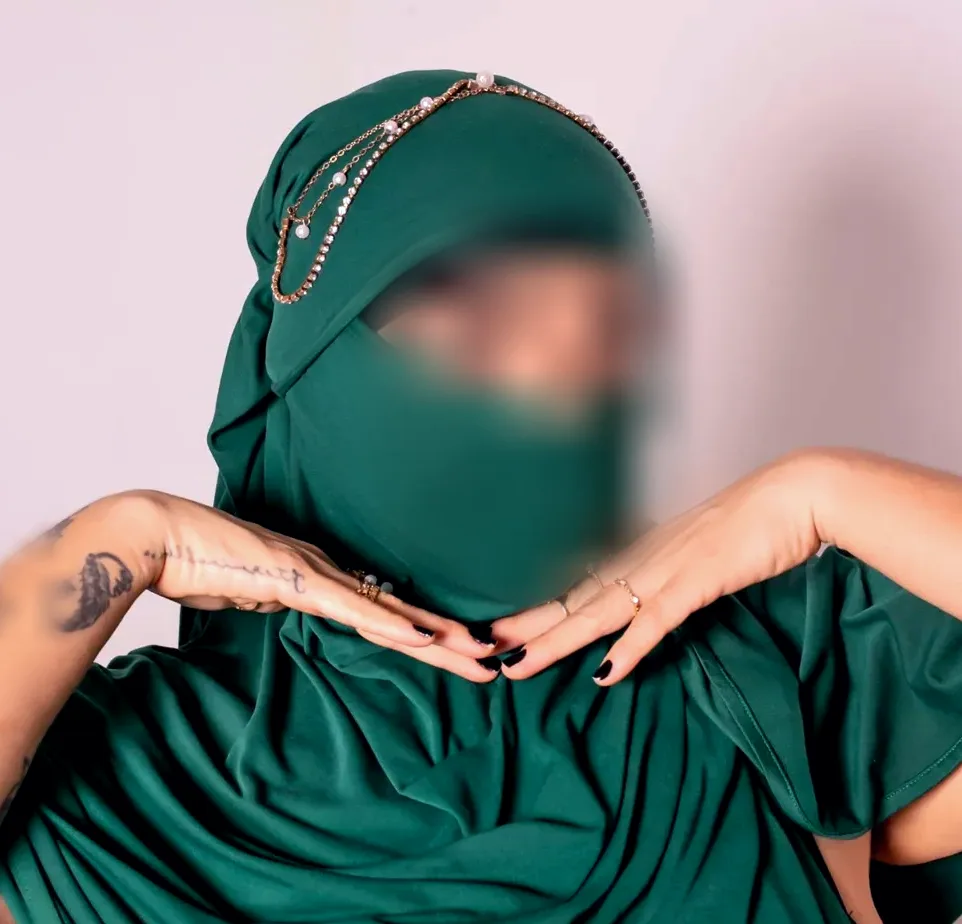 Nour, 37