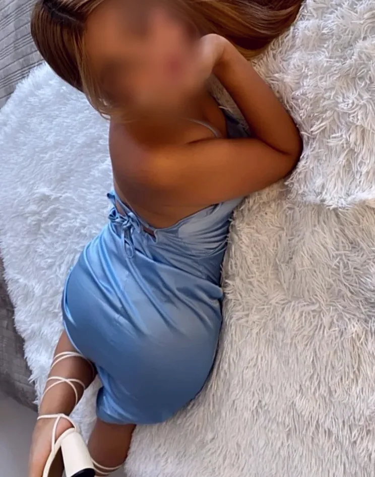 Nour, 35