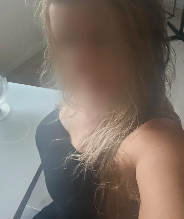 Olivia, 31