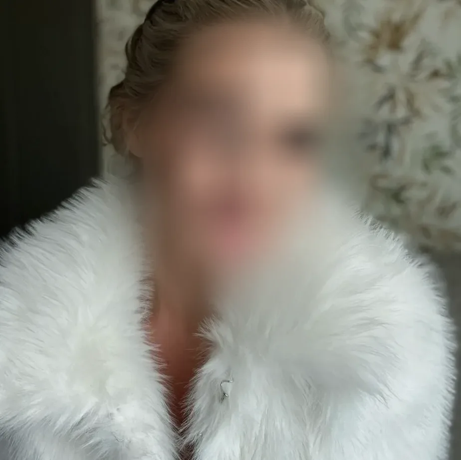 Stacey, 32